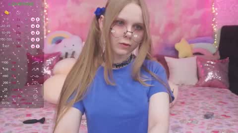 Snapshot of minx_girll chatting on 02.10.25 Vikki online show from 02.10.25