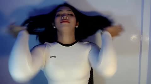 Mira Bella online show from 12.21.24