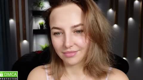 Snapshot of mira_mermayd chatting on 12.22.24 Mira online show from 12.22.24