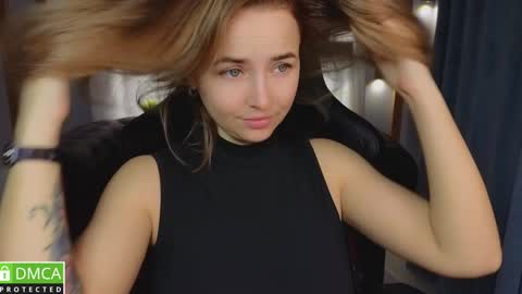 Snapshot of mira_mermayd chatting on 01.05.25 Mira online show from 01.05.25