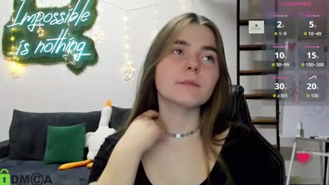 Snapshot of miraa_bloom chatting on 12.21.25 miraa_bloom online show from 12.21.25