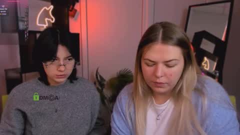 Snapshot of miraella chatting on 10.01.25 Mira online show from 10.01.25