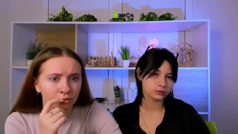 Snapshot of miraella chatting on 10.05.25 Mira online show from 10.05.25