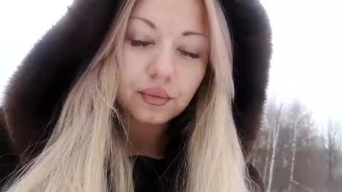 Snapshot of mirahardmanxx chatting on 01.28.25 Happy New Year online show from 01.28.25