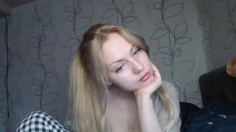 Snapshot of mirahardmanxx chatting on 01.30.25 Happy New Year online show from 01.30.25