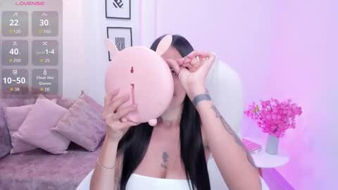 Snapshot of miranda_crawfor chatting on 11.04.25 miranda_crawfor online show from 11.04.25