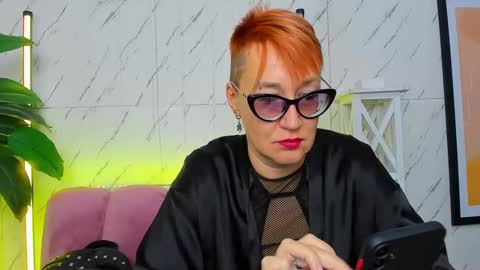 Snapshot of mirandagill chatting on 12.05.24 mirandagill online show from 12.05.24