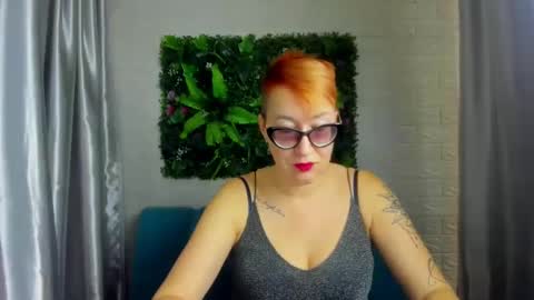 Snapshot of mirandagill chatting on 12.09.24 mirandagill online show from 12.09.24