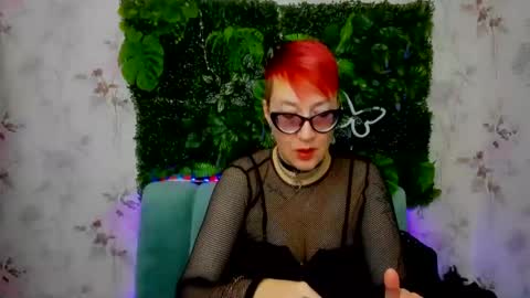 Snapshot of mirandagill chatting on 01.06.25 mirandagill online show from 01.06.25