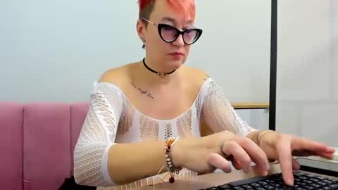 Snapshot of mirandagill chatting on 01.13.25 mirandagill online show from 01.13.25