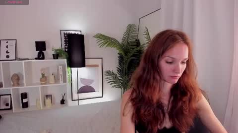Snapshot of mirandaglow chatting on 07.25.26 Miranda online show from 07.25.26