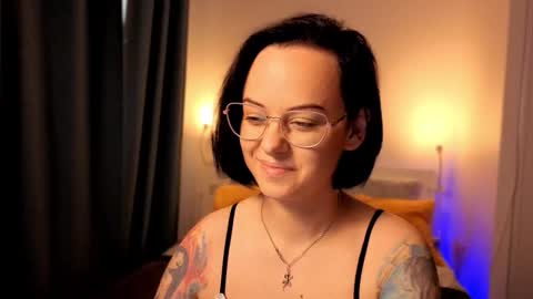 Snapshot of miraskyy chatting on 10.03.25 MiraSkyy online show from 10.03.25