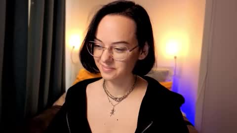 Snapshot of miraskyy chatting on 10.06.25 MiraSkyy online show from 10.06.25