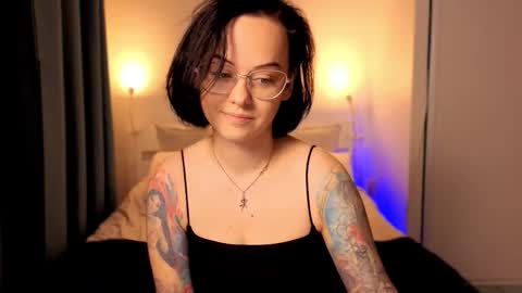 Snapshot of miraskyy chatting on 10.21.25 MiraSkyy online show from 10.21.25