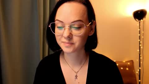 Snapshot of miraskyy chatting on 11.08.25 MiraSkyy online show from 11.08.25