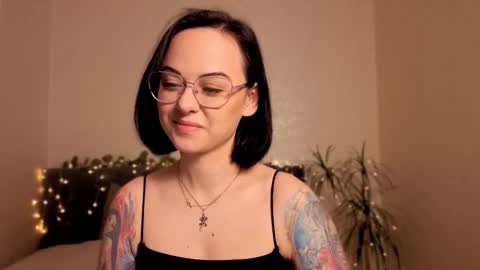 Snapshot of miraskyy chatting on 11.29.25 MiraSkyy online show from 11.29.25