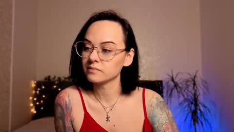 Snapshot of miraskyy chatting on 12.05.25 MiraSkyy online show from 12.05.25