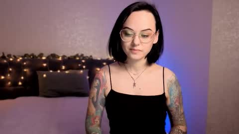 Snapshot of miraskyy chatting on 12.14.25 MiraSkyy online show from 12.14.25