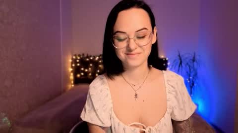 Snapshot of miraskyy chatting on 12.19.25 MiraSkyy online show from 12.19.25