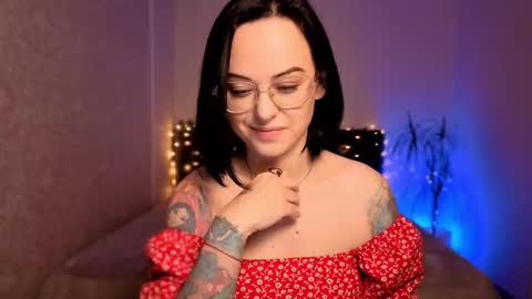 Snapshot of miraskyy chatting on 12.20.25 MiraSkyy online show from 12.20.25