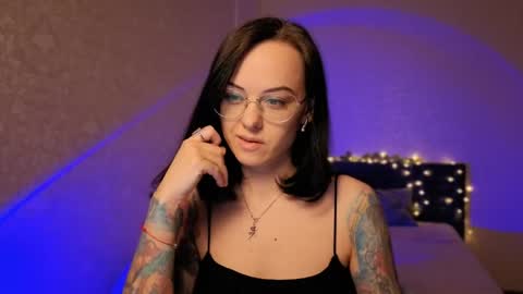 Snapshot of miraskyy chatting on 05.12.26 MiraSkyy online show from 05.12.26
