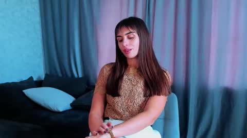 Snapshot of mirelva chatting on 10.21.25 Mira online show from 10.21.25