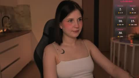 Snapshot of mirrameow chatting on 08.05.26 Mira online show from 08.05.26