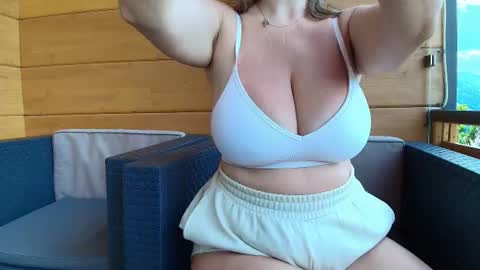 Snapshot of mis_eva chatting on 06.19.26 Eva online show from 06.19.26