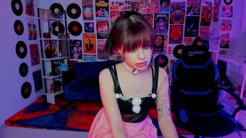 Snapshot of misapage chatting on 03.11.25 Misa online show from 03.11.25