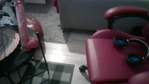 Snapshot of mischasc92 chatting on 02.13.25 LOVEFUNSEX online show from 02.13.25