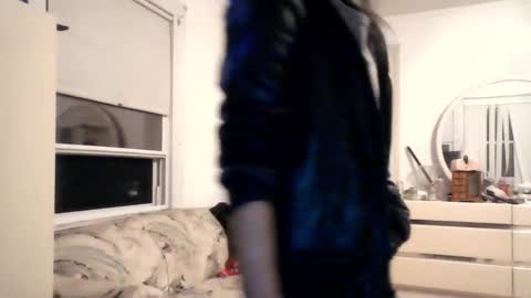 Snapshot of miseric chatting on 03.04.25 miseric online show from 03.04.25