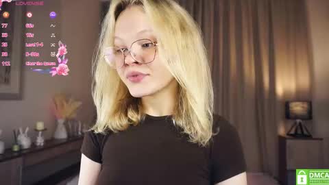 Snapshot of mishagiarrusso chatting on 09.23.25 Your Betty online show from 09.23.25