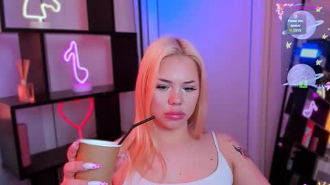 Snapshot of mishel_shy chatting on 03.17.26 mishel shy online show from 03.17.26