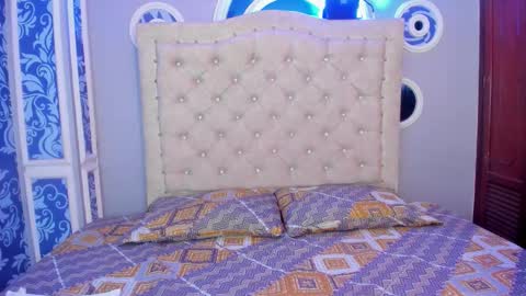 Snapshot of mishell_lovely chatting on 12.18.25 Mishell online show from 12.18.25