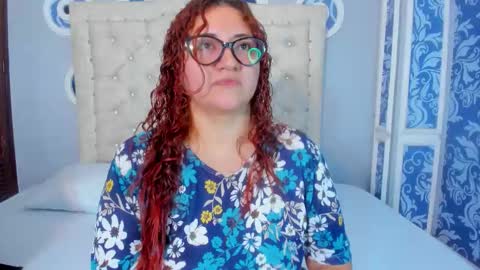 Snapshot of mishell_lovely chatting on 12.22.25 Mishell online show from 12.22.25