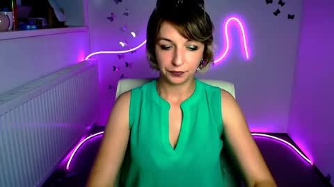 Snapshot of mishelle_blondie chatting on 07.16.26 Mishelle online show from 07.16.26