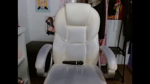 Snapshot of mishka__ chatting on 01.31.25 Mishka online show from 01.31.25