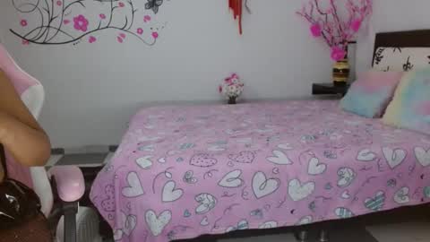 Snapshot of mishka__ chatting on 02.27.25 Mishka online show from 02.27.25