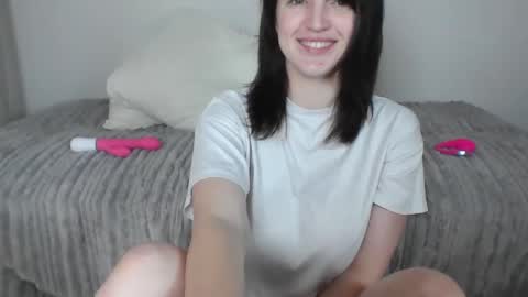 Snapshot of mishymoon chatting on 02.11.26 Elora online show from 02.11.26