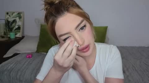 Snapshot of mishymoon chatting on 04.20.26 Elora online show from 04.20.26