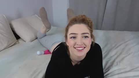 Snapshot of mishymoon chatting on 04.21.26 Elora online show from 04.21.26