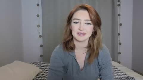 Snapshot of mishymoon chatting on 05.06.26 Elora online show from 05.06.26