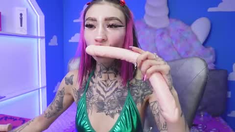 miss___angel online show from 10.20.25