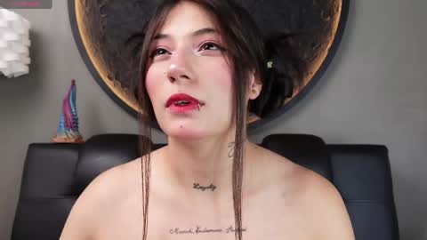 Snapshot of miss___charlotte chatting on 05.29.26 Charlotte online show from 05.29.26