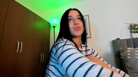 Snapshot of miss__jones_ chatting on 06.26.26 miss__jones_ online show from 06.26.26