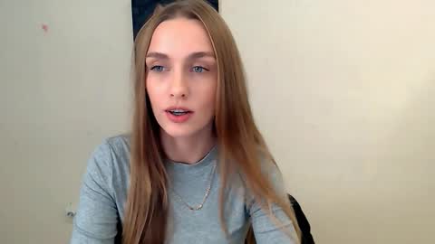 Snapshot of miss_angelina_ chatting on 10.10.25 Angelina online show from 10.10.25