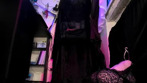 Snapshot of miss_asmodeus chatting on 02.13.25 missAsmodeus online show from 02.13.25