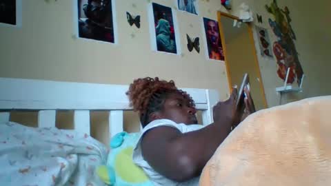 Snapshot of miss_atitude chatting on 10.15.25 miss_atitude online show from 10.15.25