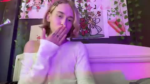 Snapshot of miss_barbie1 chatting on 06.19.26 Anya online show from 06.19.26