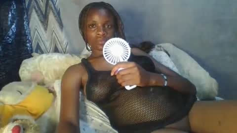 miss_belllo online show from 03.11.25